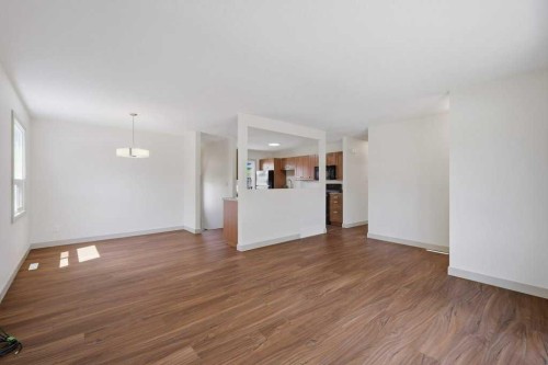 6 Onlsow Square, Red Deer, AB 