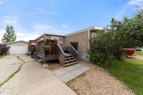 4906 55 Avenue  Camrose, AB T4V 4J2
