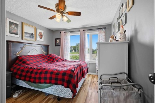 5928 51 Avenue, Red Deer, AB - Indoor Photo Showing Bedroom