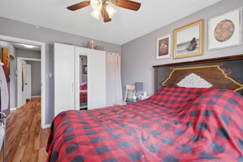 5928 51 Avenue, Red Deer, AB - Indoor Photo Showing Bedroom