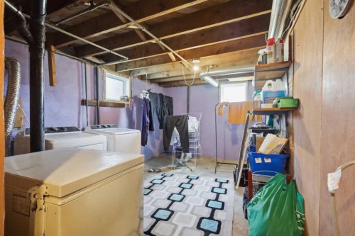 5928 51 Avenue, Red Deer, AB - Indoor