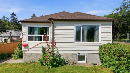 5928 51 Avenue, Red Deer, AB - Outdoor