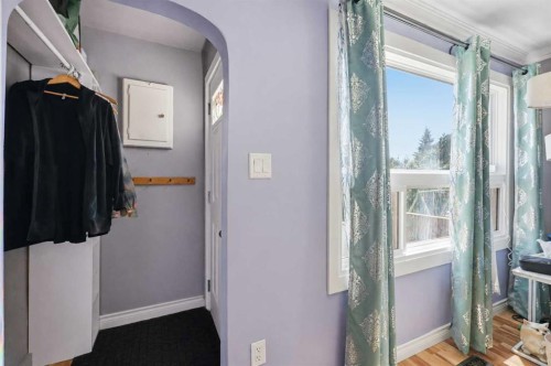 5928 51 Avenue, Red Deer, AB - Indoor