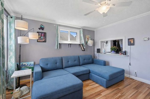 5928 51 Avenue, Red Deer, AB - Indoor Photo Showing Living Room