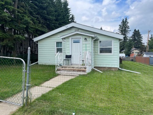 5008 48 Avenue, Caroline, AB 