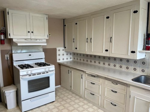 5008 48 Avenue, Caroline, AB 