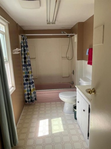 5008 48 Avenue, Caroline, AB 
