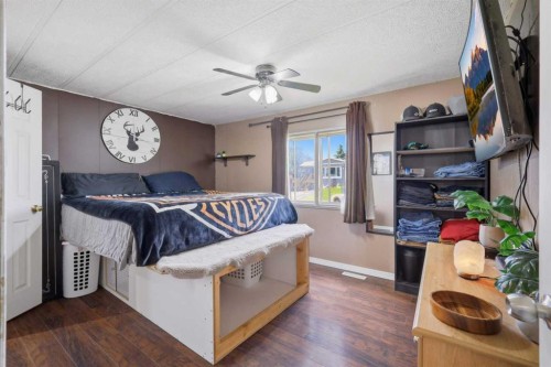 27 Hearthstone Drive, Lacombe, AB 
