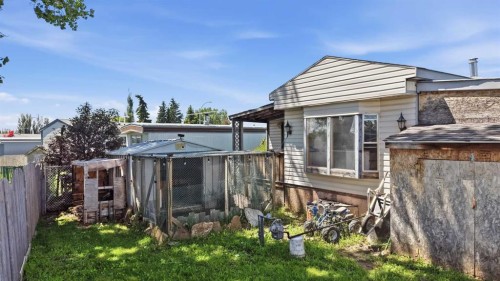 27 Hearthstone Drive, Lacombe, AB 