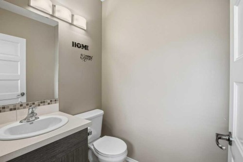 5 Crimson Court, Blackfalds, AB - Indoor Photo Showing Bathroom
