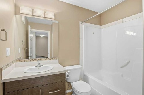 5 Crimson Court, Blackfalds, AB - Indoor Photo Showing Bathroom