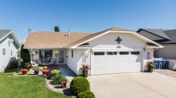 4510 54A Avenue Crescent  Innisfail, AB T4G 1X8