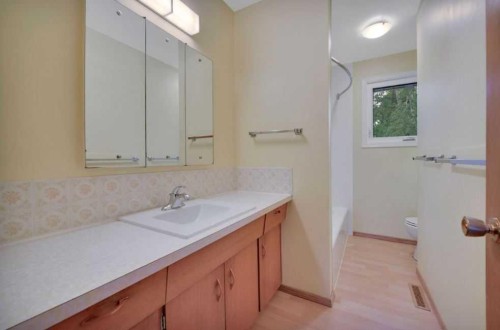 2 Mitchell Avenue, Red Deer, AB 