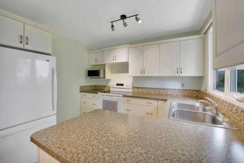 2 Mitchell Avenue, Red Deer, AB 