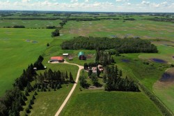 48502 HWY 833 Rural Camrose County, AB T4V 1X8