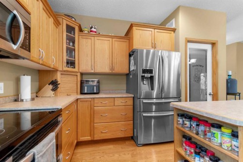 393320 261 Range, Rural Lacombe County, AB - Indoor Photo Showing Kitchen With Stainless Steel Kitchen