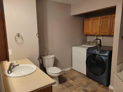 108 2 Avenue West, Alliance, AB 