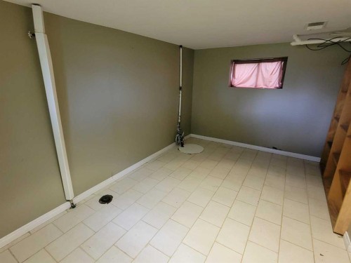 108 2 Avenue West, Alliance, AB 