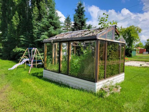 108 2 Avenue West, Alliance, AB 