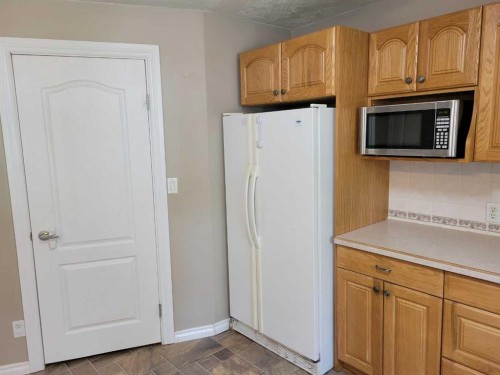 108 2 Avenue West, Alliance, AB 