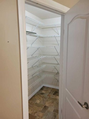 108 2 Avenue West, Alliance, AB 