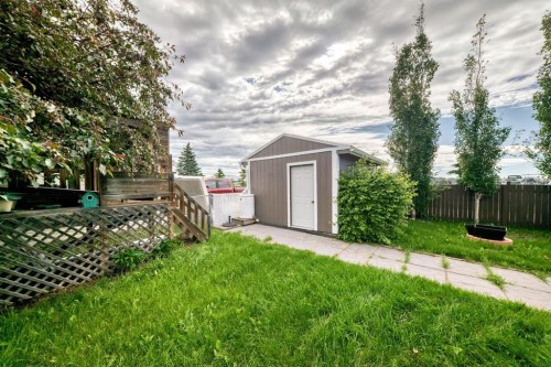 4716 41 Street Crescent, Innisfail, AB 