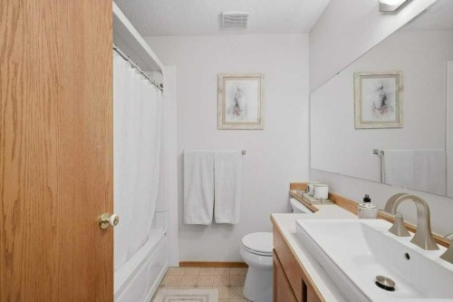 23 Kemp Avenue, Red Deer, AB 