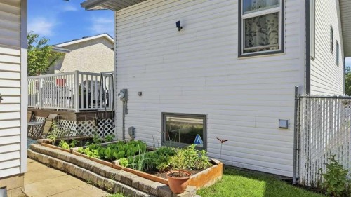 23 Kemp Avenue, Red Deer, AB 