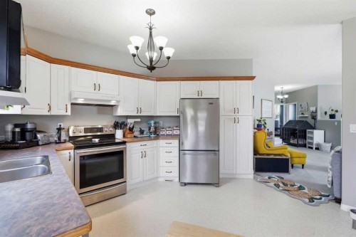 27 Hallgren Drive, Sylvan Lake, AB 