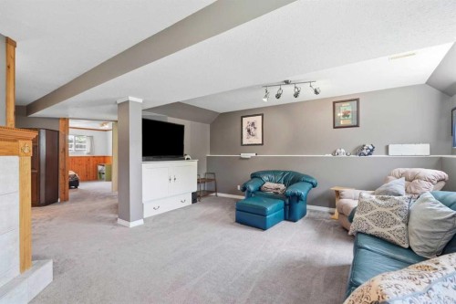 27 Hallgren Drive, Sylvan Lake, AB 