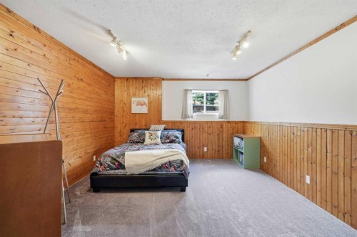 27 Hallgren Drive, Sylvan Lake, AB 