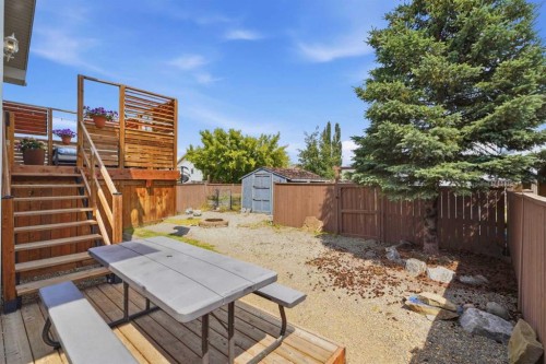 27 Hallgren Drive, Sylvan Lake, AB 