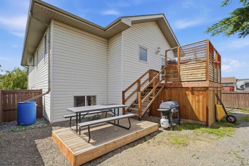 27 Hallgren Drive, Sylvan Lake, AB 