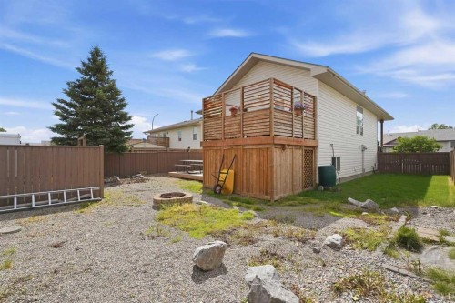 27 Hallgren Drive, Sylvan Lake, AB 