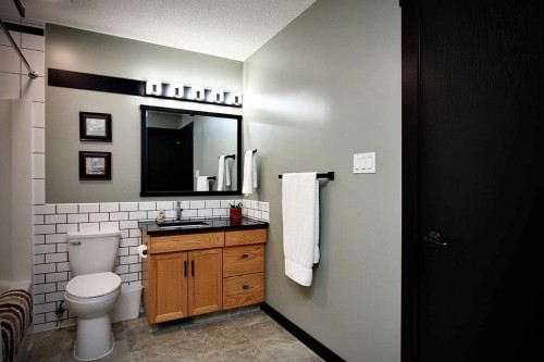 310B Edgewood Close, Camrose, AB - Indoor Photo Showing Bathroom