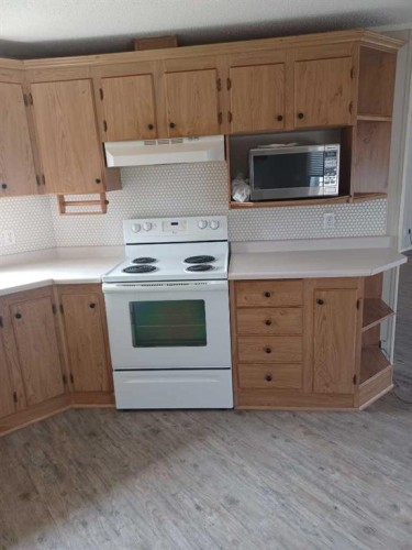 Unit 4-4506 50 Avenue, Bentley, AB 