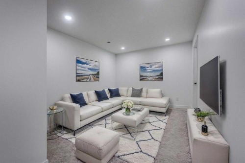 1-5537 51 Avenue, Lacombe, AB 