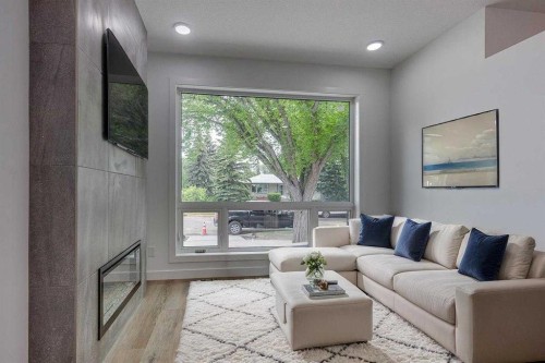 1-5537 51 Avenue, Lacombe, AB 