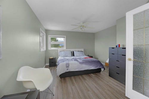 44 Lakes Close, Lacombe, AB - Indoor Photo Showing Bedroom