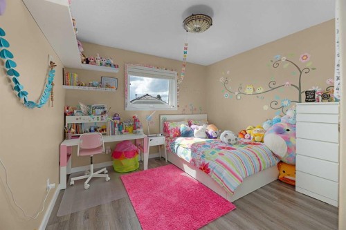 44 Lakes Close, Lacombe, AB - Indoor Photo Showing Bedroom