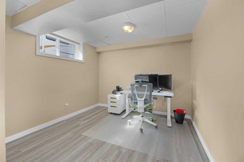 44 Lakes Close, Lacombe, AB - Indoor Photo Showing Other Room