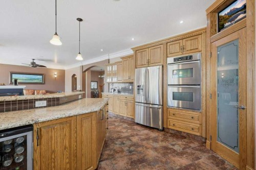 28 Oakdale Place, Red Deer, AB - Indoor Photo Showing Kitchen