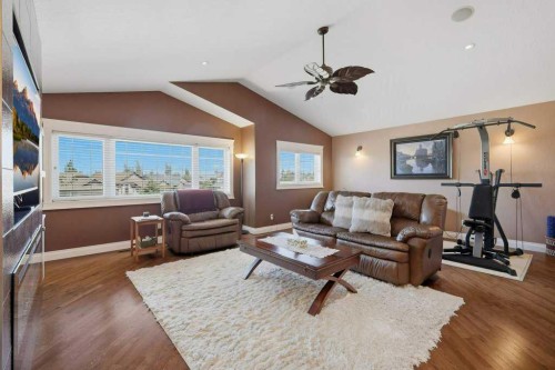 28 Oakdale Place, Red Deer, AB - Indoor Photo Showing Living Room