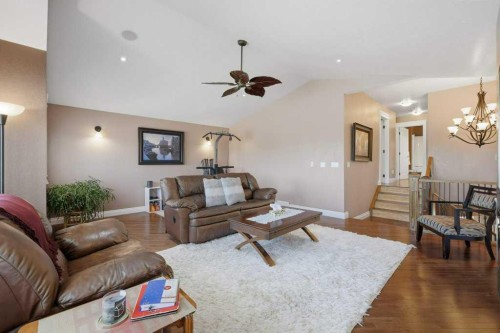 28 Oakdale Place, Red Deer, AB - Indoor Photo Showing Living Room