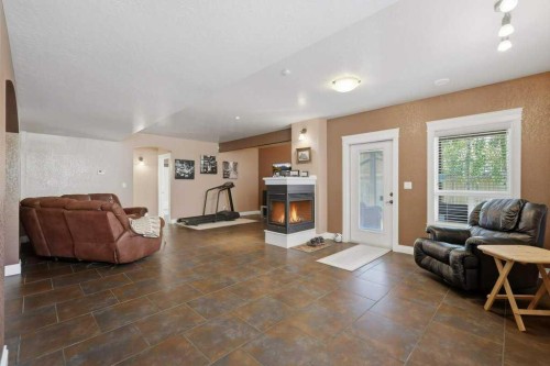 28 Oakdale Place, Red Deer, AB - Indoor Photo Showing Living Room