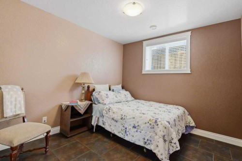28 Oakdale Place, Red Deer, AB - Indoor Photo Showing Bedroom