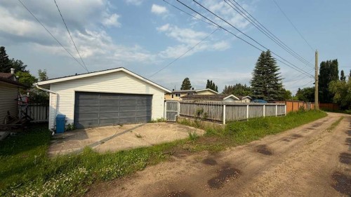 22 Athabasca Drive, Whitecourt, AB 