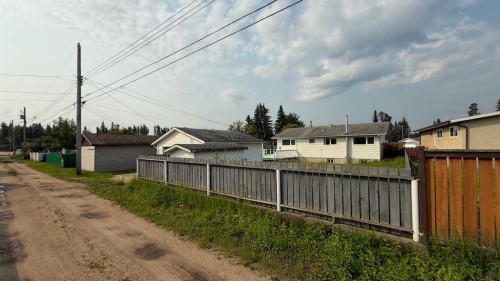 22 Athabasca Drive, Whitecourt, AB 