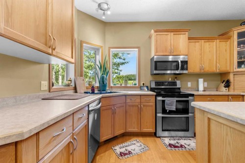 39320-261 Range Road, Rural Lacombe County, AB - Indoor Photo Showing Kitchen