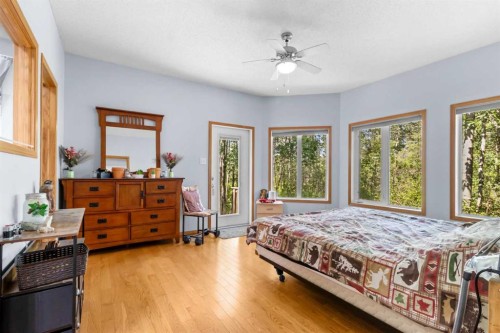 39320-261 Range Road, Rural Lacombe County, AB - Indoor Photo Showing Bedroom